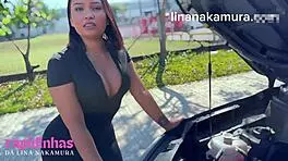 Novinha Asiática Lina Nakamura Begs for Help, Gets Pounded by John Coffee on Roadside