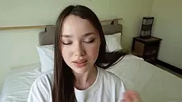 सौतेली बहन भाई को राइड करती है, वर्जिनिटी लेती है होममेड क्लिप में