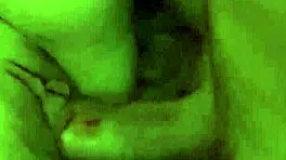 पॉर्न शो रशियन टीन 18+ 18+ को फर्स्ट टाइम क्लोज-अप फिंगरिंग के साथ ड्रिल्ड करता है