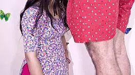 एक्सट्रीम टाइट अस्स आंटी अंग्री होकर इलेक्ट्रीशियन मिसहैप में नेबर बॉय को सेड्यूस करती है