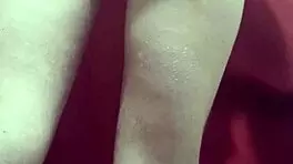 Hey, watch this shaved solo babe massage her big ass before assfucking her tight pussy