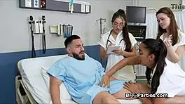 हॉस्पिटल रूम फोरसम नॉटी डॉक्टर्स हार्ड ड्रिलिंग वाइल्ड ग्रुप एक्शन में