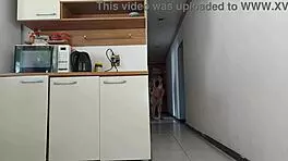 हसबैंड के फ्रेंड के साथ रिस्की सेक्स, वह शावर में है, हम क्वाज्ट कैच हुए