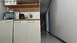 हसबैंड के फ्रेंड के साथ रिस्की सेक्स, वह शावर में है, हम क्वाज्ट कैच हुए