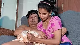 यंग कपल जोर से चोदता है 😏