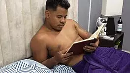 हेय, क्या तुम मुझे अपनी स्टेपसिस्टर्स हसबैंड को इरोटिक मूव्स से सरप्राइज करते हुए देखना चाहते हो?