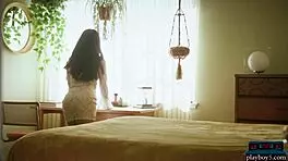 Jane Wilde Strips Naked, Showing Her Big Ass and Hairy Pussy Intensely