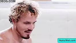 बस्टी टीन 18+ मसाजर का बाल्ड पिंक पस्सी बेंग्ड, क्रिम्पाई पसंद करती है, डेम