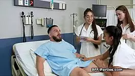 सेक्सी सफायर लैंप के जिनी से मिलती है