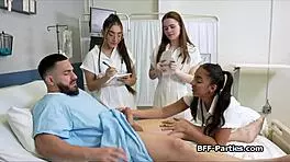 सेक्सी सफायर लैंप के जिनी से मिलती है