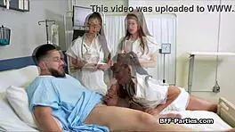 सेक्सी सफायर लैंप के जिनी से मिलती है