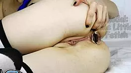 हसबैंड वर्क पर है जबकि नॉटी वाइफ नेबर्स के लिए बड़ा सरप्राइज तैयार करती है