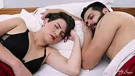 Fodendo O Cuzinho Das Duas Meia-Irmãs Em Um Sexo Surreal