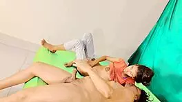 सिस्ट्या एंड एमेच्योर टीन कपल होममेड रफ असफकिंग एंड रियल ऑर्गेज्म्स में एंगेज करते हैं