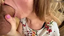 रियल चीटिंग वाइफ की बेस्ट फ्रेंड के साथ टाइट चूत में जब वो काम पर है