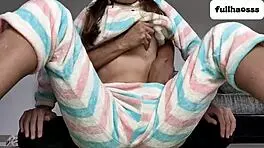 सौतेले पिता, मेरे छोटे 18+ टिट्स और चूत को छूना बंद करो, यह गलत है