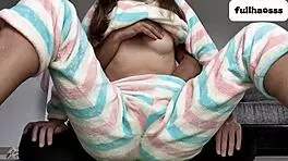 सौतेले पिता, मेरे छोटे 18+ टिट्स और चूत को छूना बंद करो, यह गलत है