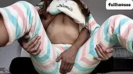 सौतेले पिता, मेरे छोटे 18+ टिट्स और चूत को छूना बंद करो, यह गलत है