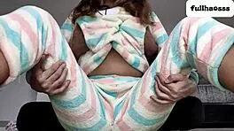 सौतेले पिता, मेरे छोटे 18+ टिट्स और चूत को छूना बंद करो, यह गलत है