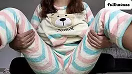 सौतेले पिता, मेरे छोटे 18+ टिट्स और चूत को छूना बंद करो, यह गलत है