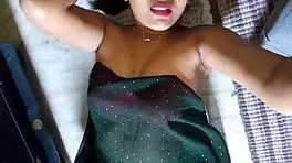 Indian hot bhabhi fingering herself to release! 😍