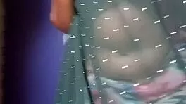 Indian hot bhabhi fingering herself to release! 😍