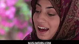 Nadia Ali Gives Blowjob And Gets Fucked In Pov