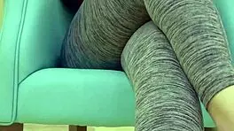 Teen babe, tease your sugar daddy in tight leggings now!