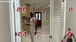 स्टीफनी लव को क्रिम्पाई जब हब्बी दरवाजा पीट रहा... ओप्स!