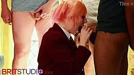 Hot college student dives into her first wild blowbang group