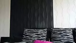 Oh wow, sexy horny teen shows ass on chaturbate cam!