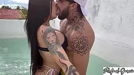 Comi forte a buceta da gostosa da praia hoje