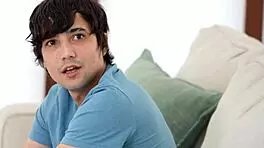 danielle renae gives stepmom pearl necklace to ricky spanish