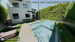 Therapy session with three blondes ends in a hot foursome