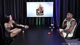 Will Mastro massages Vitoria Beatriz in lingerie group on Hot Cast part 4