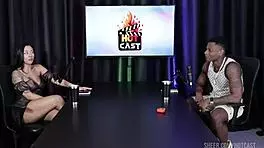 Will Mastro massages Vitoria Beatriz in lingerie group on Hot Cast part 4