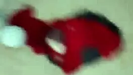 Me corro en su cara en un rico trío casero