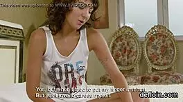 वाओ! लवसोम गर्ल ज्यूसी चूत खोलकर वर्जिनिटी हार्डकोर में खो देती है