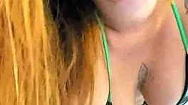 i'm flashing my spread pussy and winking asshole, ready to give