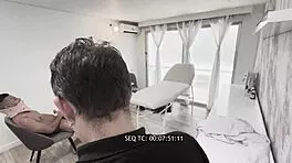 जुआन बस्टोस वॉयर पेट्रोवा कैथ और डेविड बैंडर को रफ चोदाई करते हुए पकड़ता है। पॉर्न सीन के पीछे, यह शुद्ध गर्मी है!