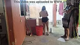 Minha Esposa Saiu e a Empregada Não Resistiu Meu Pau Ereto