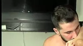 I can’t believe I’m watching this bodybuilder solo fetish. First time seeing such huge assets!