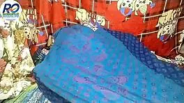 Desi rashi aunty lifts saree and starts fingering in episode one