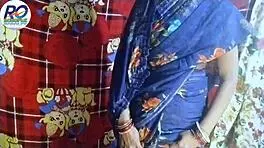 Desi rashi aunty lifts saree and starts fingering in episode one