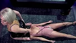 यंग 18+ बेब मिल्फ लेजडॉम डोमिनेशन में सबमिट करती है