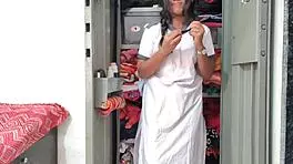 पेटाइट बियांका बांग्स और ज्यादा स्लॉपी सेक्स चाहती है