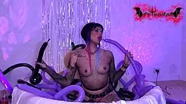 emo girl getting hot with balloons, so sexy 😈