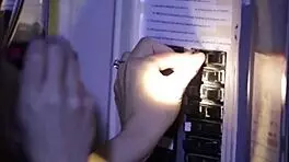 बस्टि लेस्बियन स्टीपमॉम घर पर फॉर्बिडन में यंग के साथ हार्ड ग्राइंड करती है