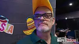 blondie teen cici shellz sucks peter green's dick at mexican restaurant