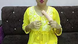 Damn! My Tight Pussy Explodes from Tiny 18+ Fingers in Hindi Audio!